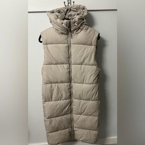H&M long puffer vest. New with tags